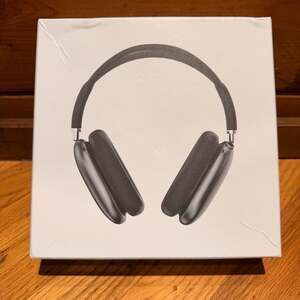 Generic Max Wireless Over-Ear Headphones with Smart Case